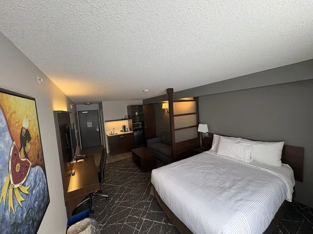 غرفة بزنس بسرير كوين، Microtel Inn And Suites By Wyndham Portage La Prairie 1/4