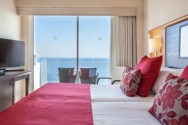 غرفة بسريرين منفصلين بإطلالة على البحر بشرفة، Grupotel Aguait Resort & Spa - Adults Only 3/5