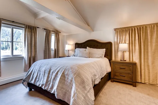 Petite, Suite, Queen and Twin Beds, Ski Tip Lodge 5/9