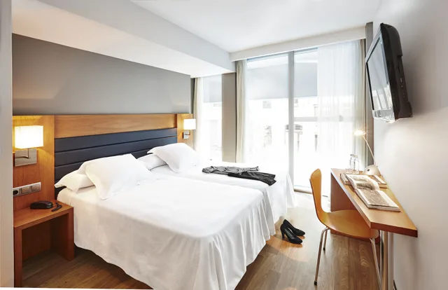 Standard, Twin Beds, Barcelona Century Hotel 1/5