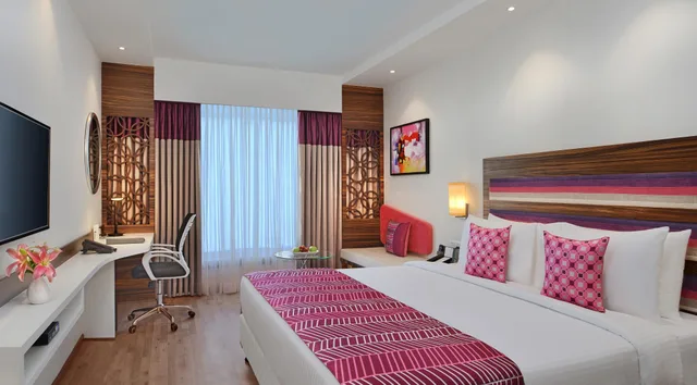 غرفة ديلوكس بسرير كينج، Fortune Inn Promenade 1/1