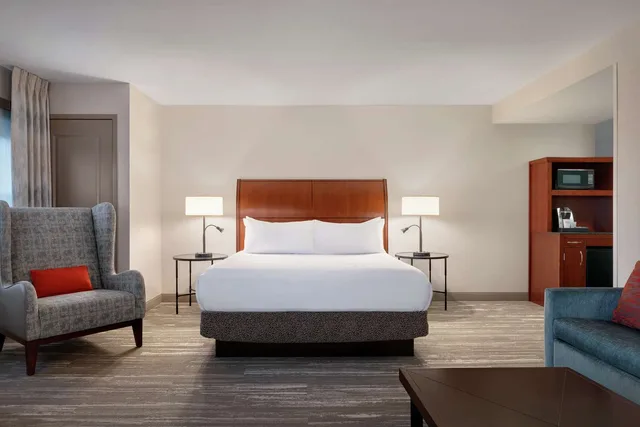 جناح جونيور بسرير كينج مع أريكة، Hilton Garden Inn Troy 1/3