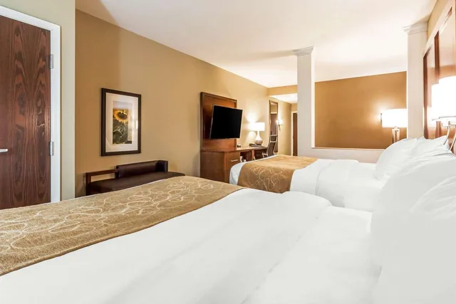 جناح بسريرين كوين، Comfort Suites Brookings near University 1/3