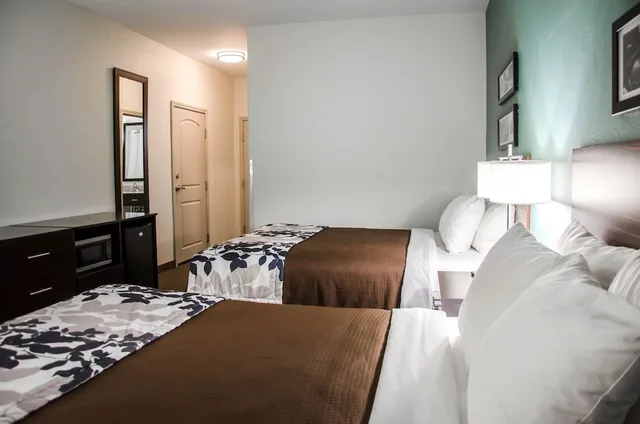 غرفة بسريرين كوين لذوي الإعاقة، Sleep Inn & Suites Center TX 2/3