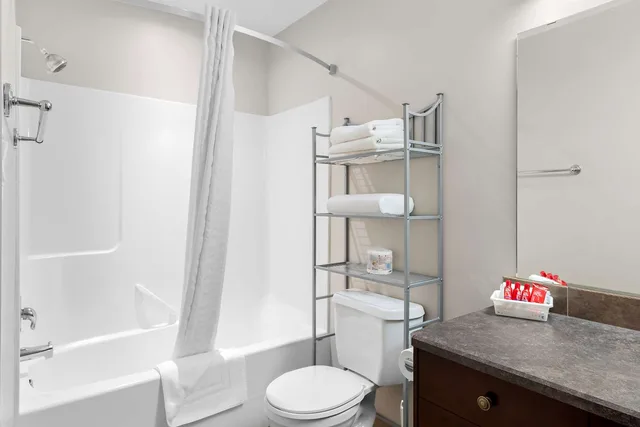 1 Bedroom, Suite, Queen Bed, Surestay Plus Hotel By Best Western Hardisty 2/2