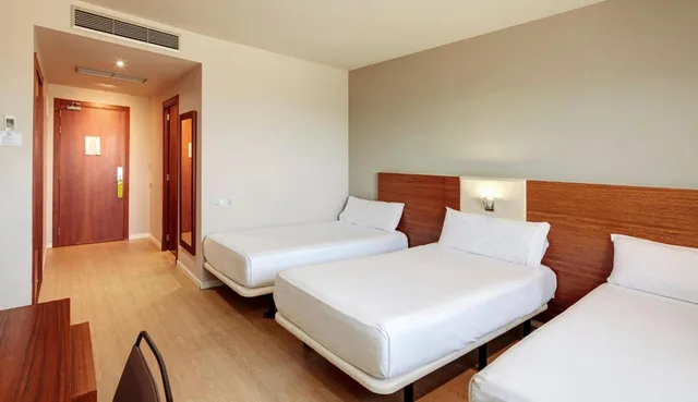 غرفة بسرير فردي مع سرير إضافي، Sercotel Ciutat de Montcada 2/10