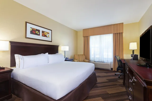 غرفة قياسية بسرير كينج، Holiday Inn Express Hotel And Suites Lakeland North I 4 1/5