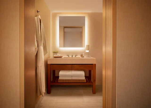 Premium, 2 Queen Beds, Nobu Hotel Palo Alto 2/4