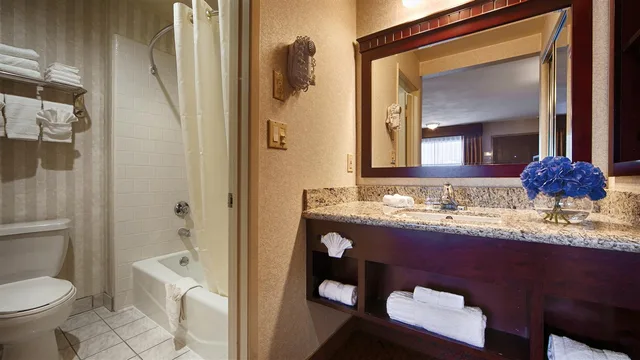 غرفة بسريرين كوين، Best Western Pasadena Inn 3/3