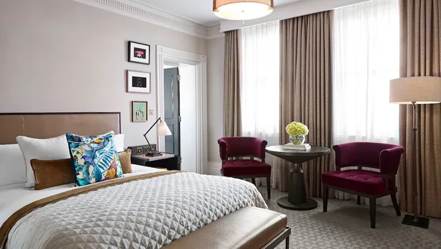 جناح عائلي بسرير كينج وسرير كوين بغرفة نوم واحدة، Kimpton Fitzroy London 1/6