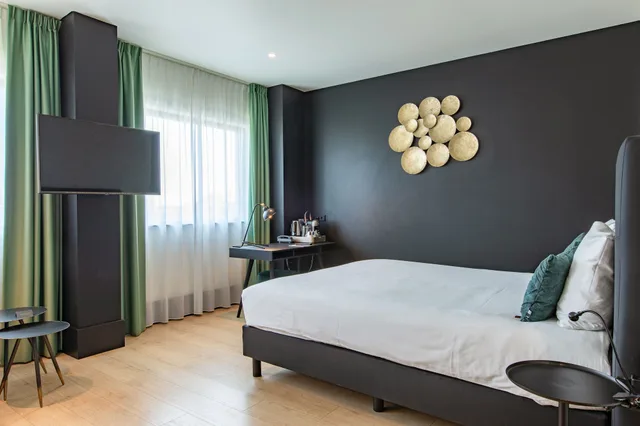 غرفة سوبيريور بسرير كينج بإطلالة على المدينة، The James Hotel Rotterdam 6/8