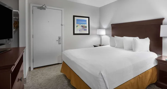 Room, Murphy Bed, Queen Bed, Accessible، Best Western Ocean Sands Beach Resort 1/2