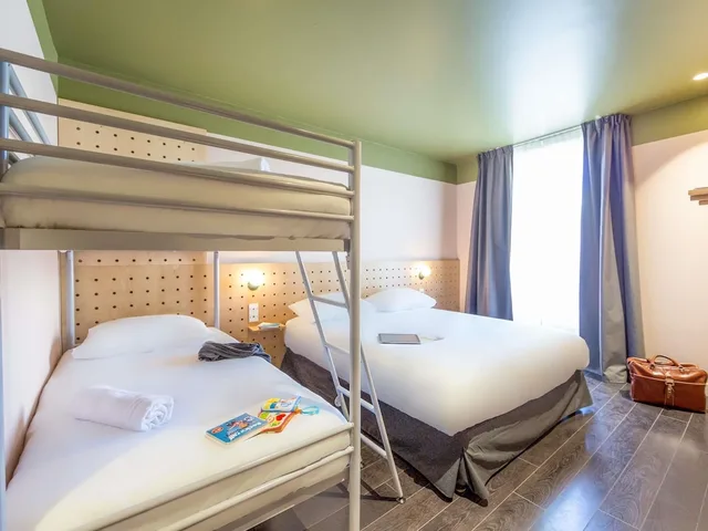 Family, 1 Double and 2 Bunk Beds، greet Hotel Marseille Centre Saint Charles 6/10