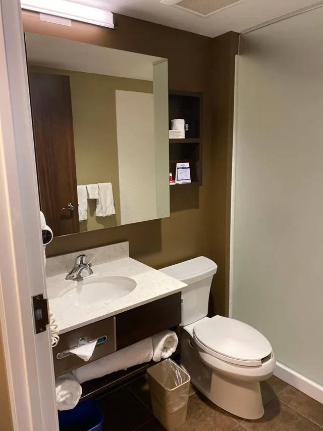 جناح بسرير كينج مع أريكة، Microtel Inn Suites By Wyndham Timmins 9/10