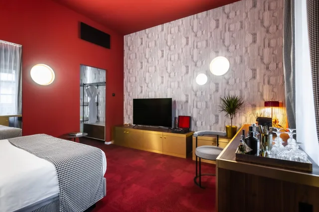 Deluxe, King Bed, Stories Boutique Hotel 4/4