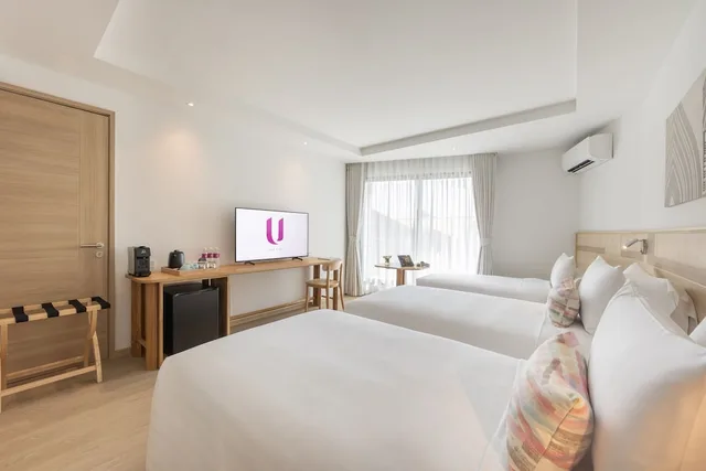 غرفة سوبيريور ثلاثية بسريرين منفصلين مع أريكة بحوض استحمام، U Hua Hin 2/4