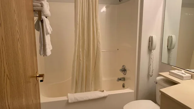 استوديو بسرير كينج، Fairbridge Inn & Suites Miles City 4/6