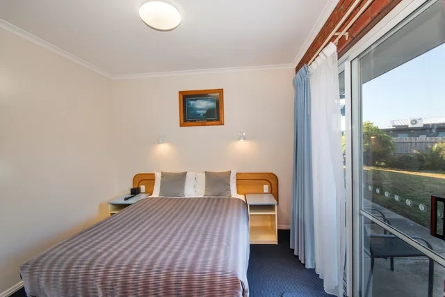 Spa, Queen and Twin Beds، Torquay Tropicana Motel 2/4
