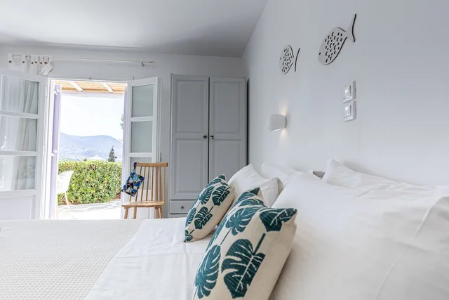 غرفة قياسية رباعية بسرير مزدوج وسرير فردي بإطلالة على البحر مع أريكة، Akrotiri Hotel 3/10