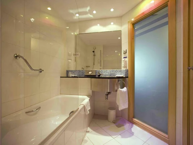 غرفة بسرير كوين لذوي الإعاقة، Holiday Inn Express Madrid Alcobendas 3/3