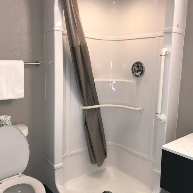 2 Full Beds Non-Smoking, Micfridge، Motel6 Fort Wayne, IN 6/8