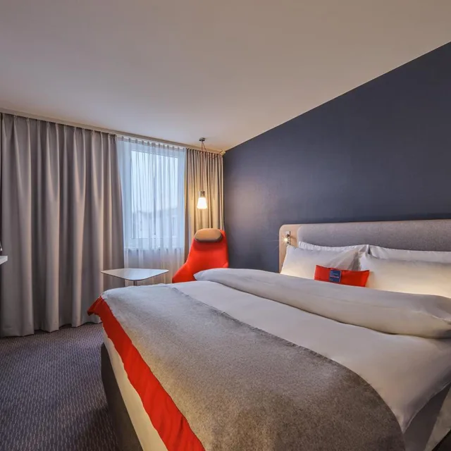 Standard, King Bed, Queen Bed, Holiday Inn Express Dortmund Hotel 1/6