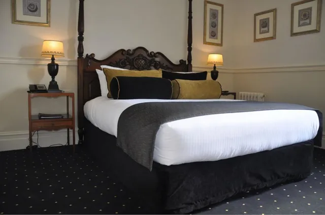 Hargravia, Queen Bed, Valley View، Hydro Majestic 3/6
