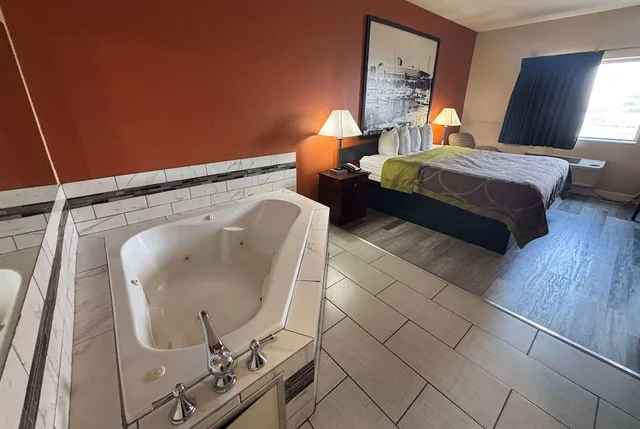 جناح استوديو بسرير كينج، Super 8 By Wyndham Pontoon Beach Il St Louis Mo Area 4/5