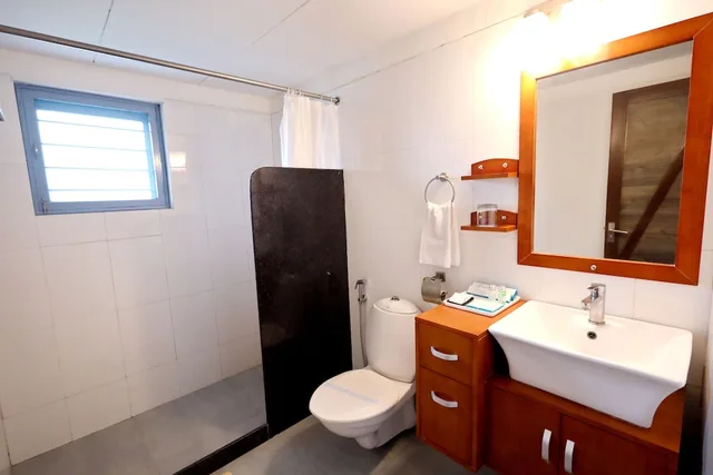 كوخ بسريرين كوين، Humming Bird Resort 5/5