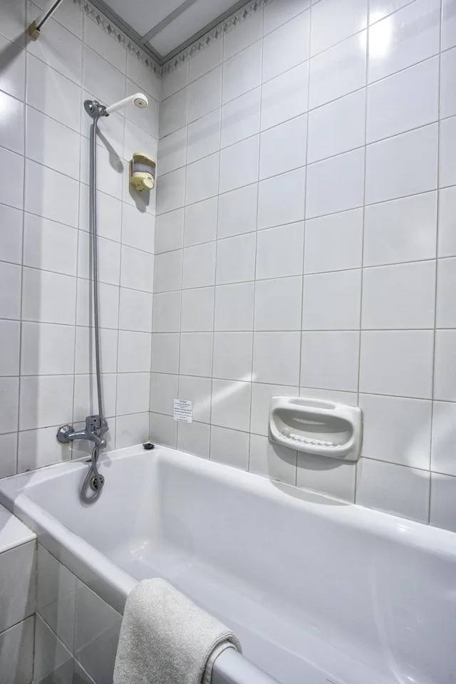 غرفة مفردة، Canifor Hotel 4/11