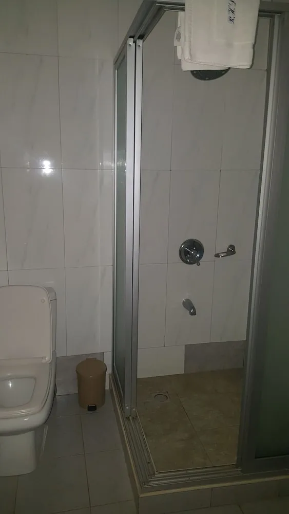 غرفة تنفيذية مفردة بسرير كوين، Rider Hotel 2/2