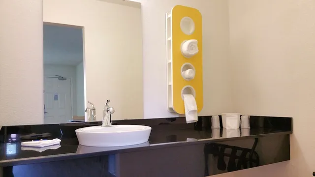 غرفة قياسية بسريرين كوين للمدخنين، Motel6 Palestine, TX 3/5