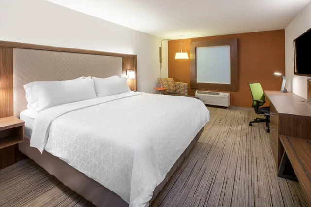جناح لذوي الإعاقة، Holiday Inn Express Suites West Omaha Elkhorn 2/4
