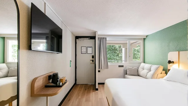 غرفة قياسية بسرير كوين مع أريكة، CAMPANILE MONTPELLIER SUD 2/9