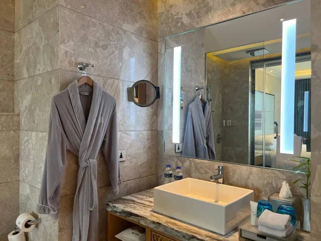 غرفة ديلوكس بسريرين منفصلين، Renaissance Dhaka Gulshan Hotel 5/5