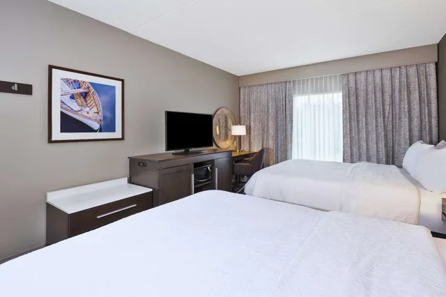 غرفة قياسية بسريرين كوين، Hampton Inn & Suites Wells-Ogunquit 3/10