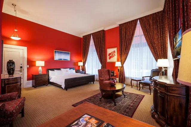 جناح تنفيذي بسرير كينج، LHotel Montreal 4/8