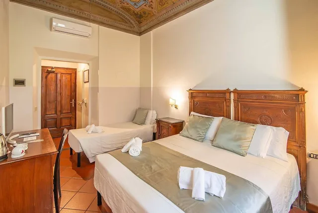 غرفة كلاسيكية ثلاثية بثلاثة أسرّة، Residenza Hotel Cimabue 1/10