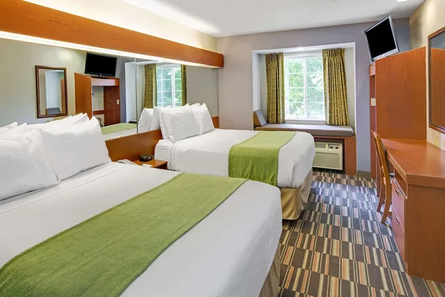غرفة بسريرين كوين، Microtel Inn & Suites by Wyndham Cherokee 1/2