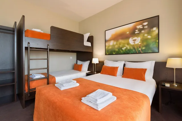 غرفة ثلاثية بسرير مزدوج وسرير فردي، Riversuites 2/5