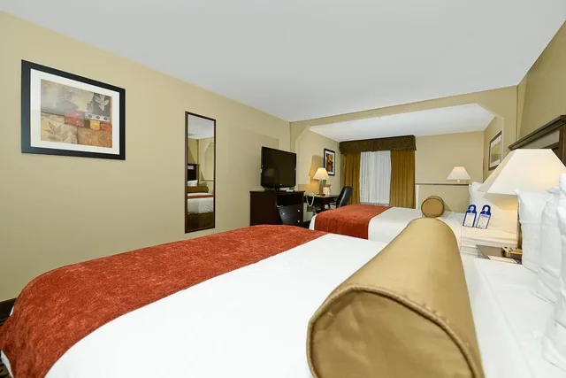 جناح بسريرين كوين مع أريكة بحوض جاكوزي، Best Western Plus Prairie Inn 2/7