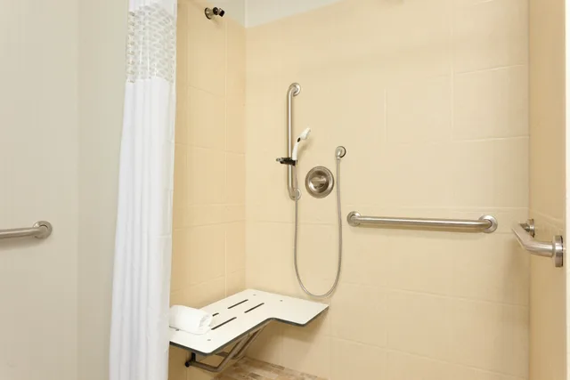 غرفة بسرير كينج لذوي الإعاقة، Hampton Inn & Suites Philadelphia Montgomeryville 2/2