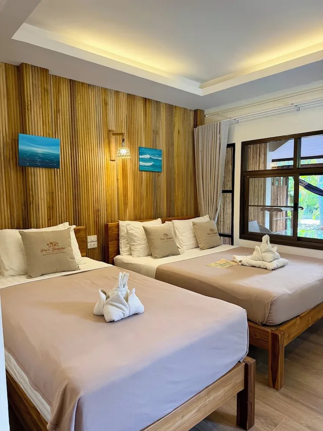 غرفة قياسية بسرير مزدوج وسرير فردي، Pen S Bungalow 2/10