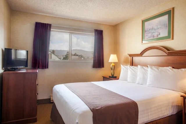 Room, 2 Queen Beds, Ocean Front, Kitchenette، Ebb Tide Oceanfront Inn 1/5