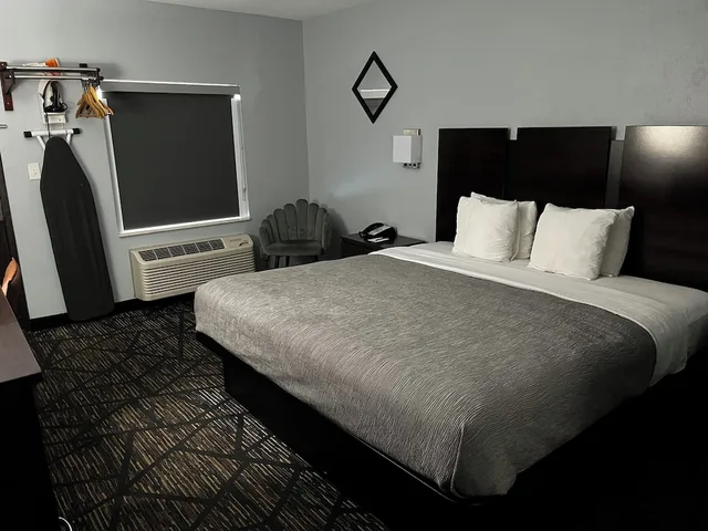 غرفة بسرير كينج لذوي الإعاقة، Quality Inn Grand Rapids Near Downtown 1/3