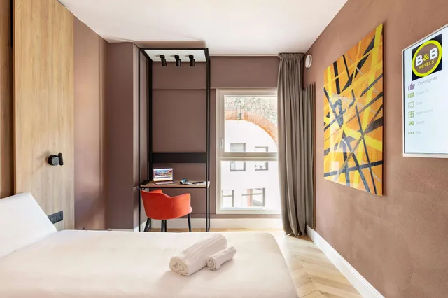 غرفة سوبيريور بسرير كوين، B&b Hotel Genova City Center 1/10