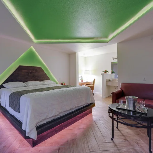 Dream, Suite، Romantic Inn Suites 10/10