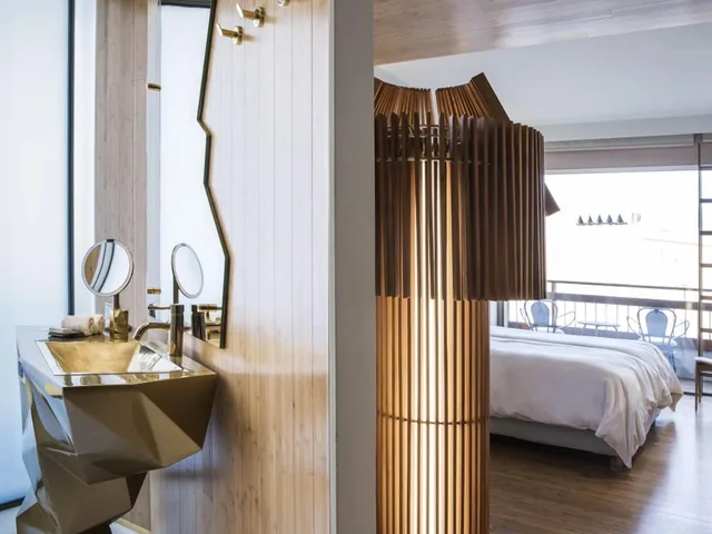 جناح جونيور بسرير كوين، New Hotel 6/7
