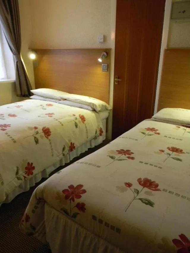 Standard Triple Room, The Hawkes Hotel 4/9