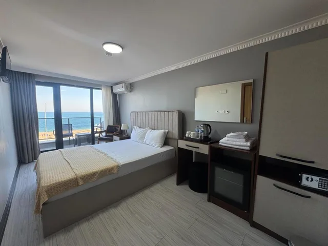 غرفة ديلوكس بسرير مزدوج بإطلالة على البحر، Airport Kumsal Otel 10/10